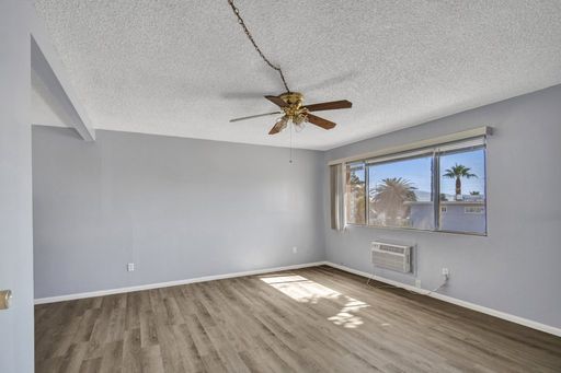 Renovated Studio in Downtown Las Vegas! – photo 1
