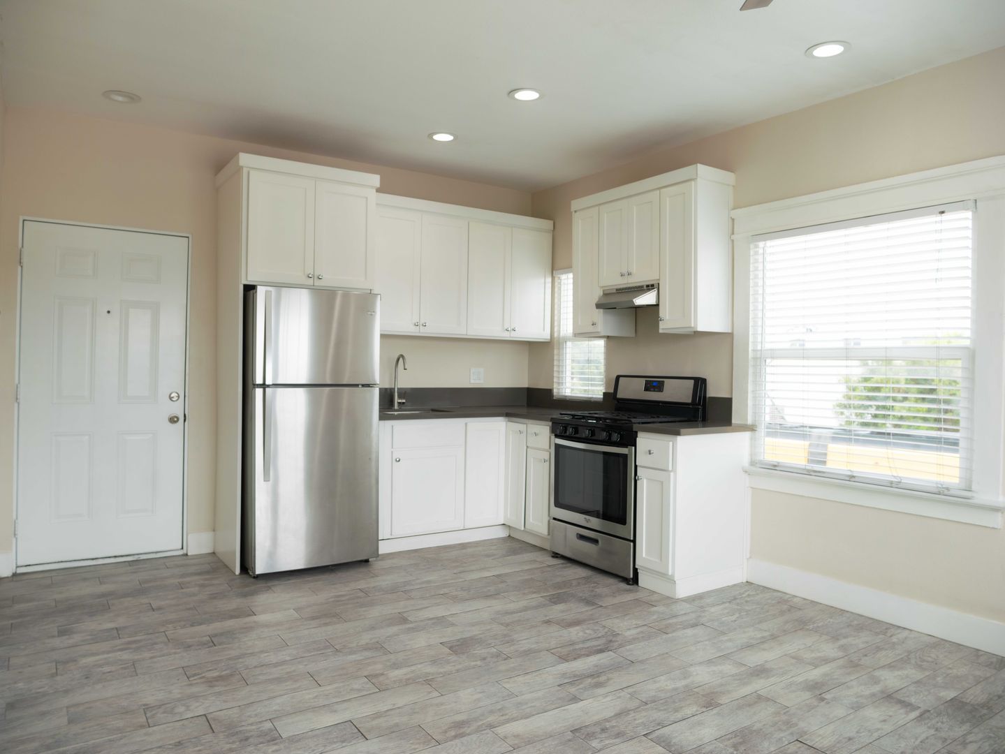 San Diego Apartment: 2735 Commercial Street