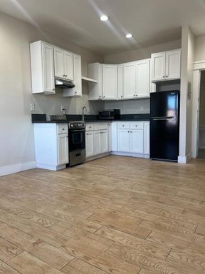 COZY UNIT WAITING FOR YOU!!ONE MONTH FREE!!! – photo 1