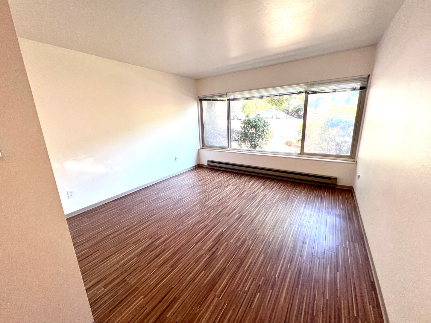 Seattle Apartment: 4115 Brooklyn Avenue Northeast