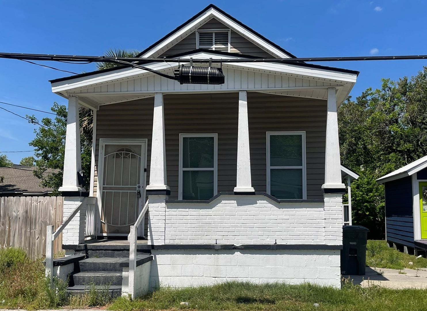 Savannah House: 1112 E Bolton St