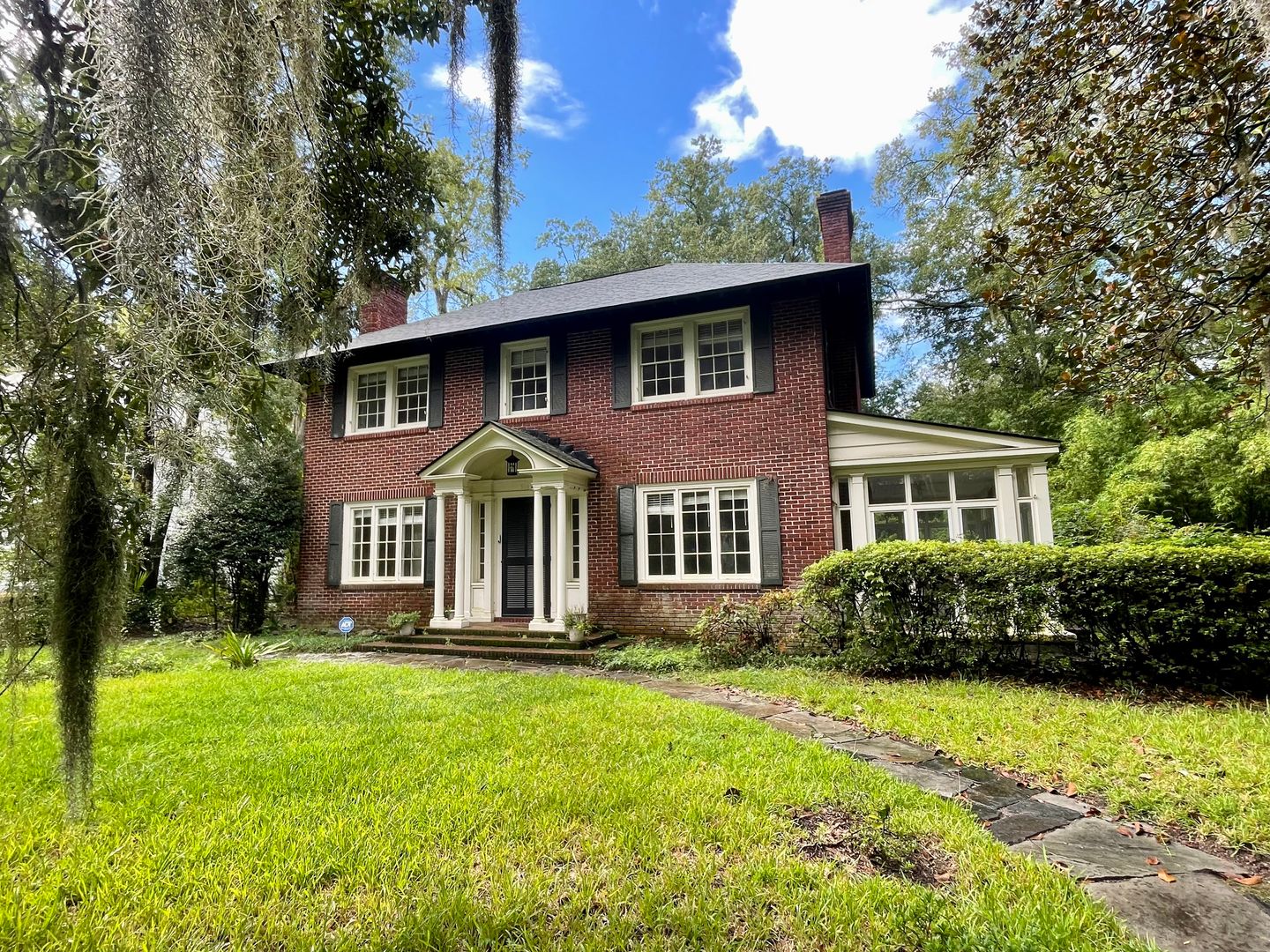 Savannah House: 315 E 45th Street