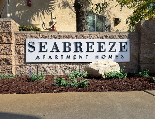 Seabreeze Apartment Homes – photo 1