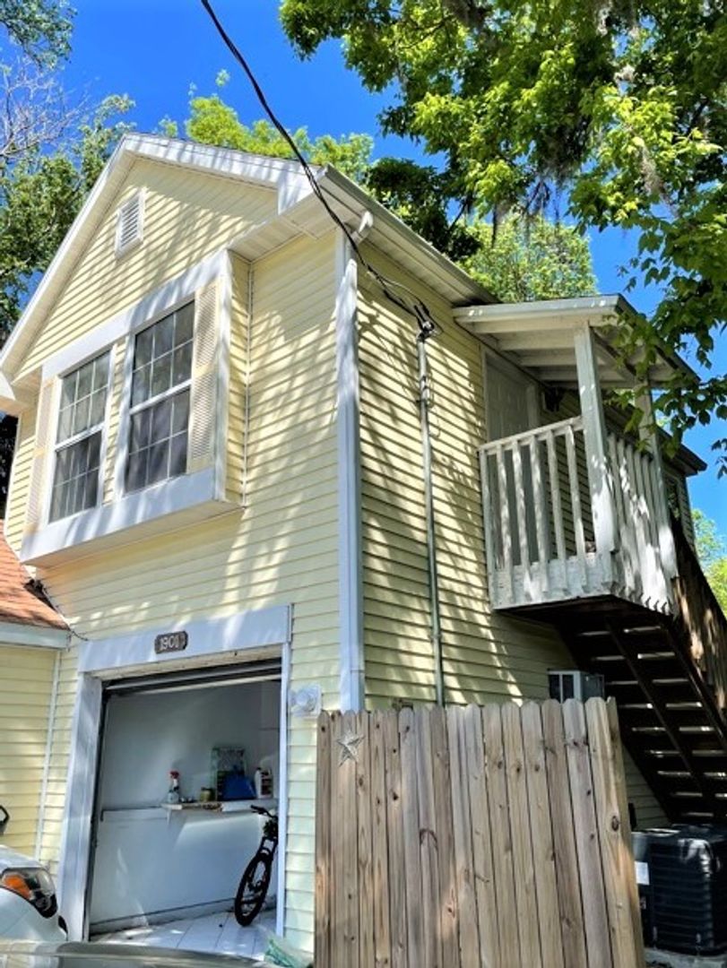 Daytona Beach Apartment: 1901 Frank Place Place