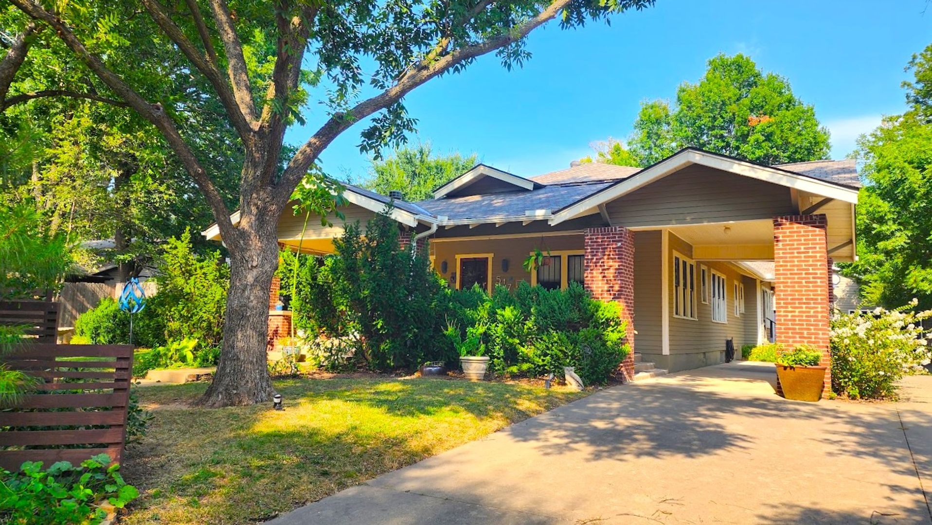 Norman House: 517 S Flood Ave