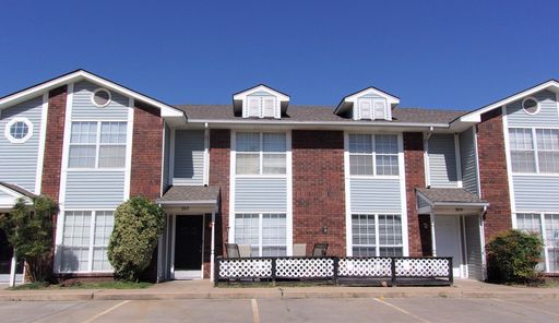 2 BED 1.5 BATH TOWNHOUSE -WARR ACRES