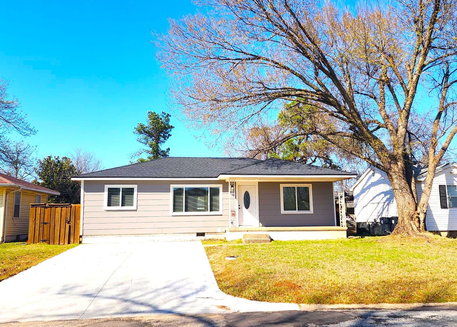 Bethany House: 6709 NW 26th St