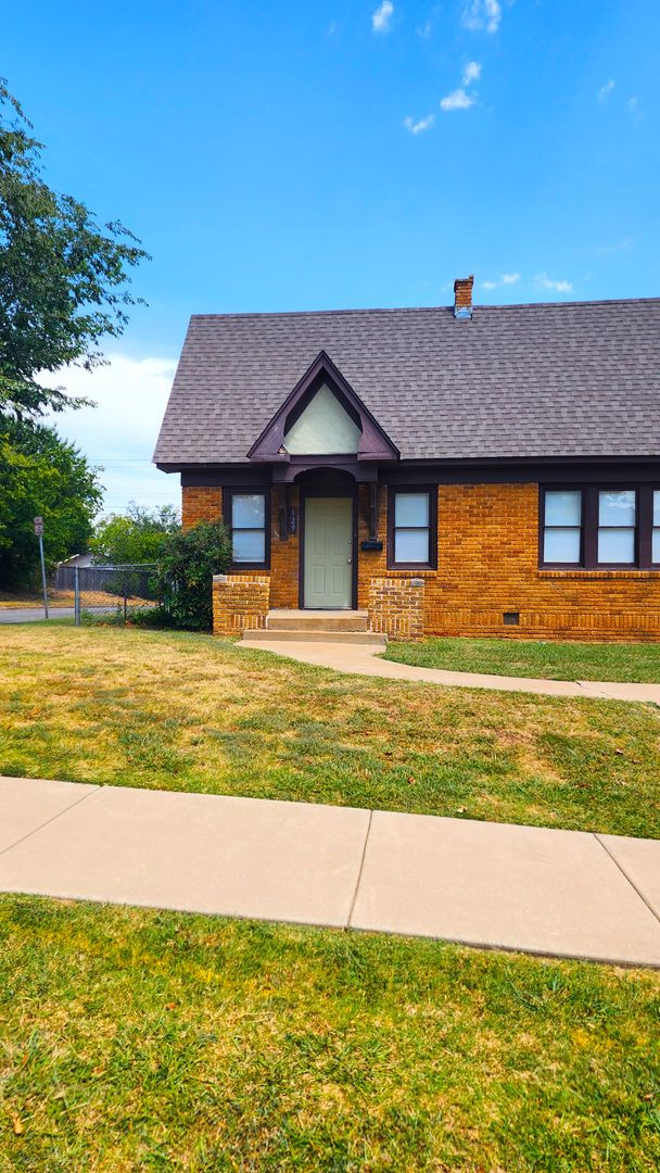 Oklahoma City Apartment: 525 NW 26th St