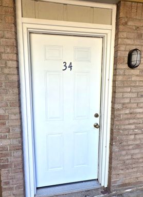 Newley Remodeled 1 Bed, 1 Bath Apartment at Monterey Square – photo 1