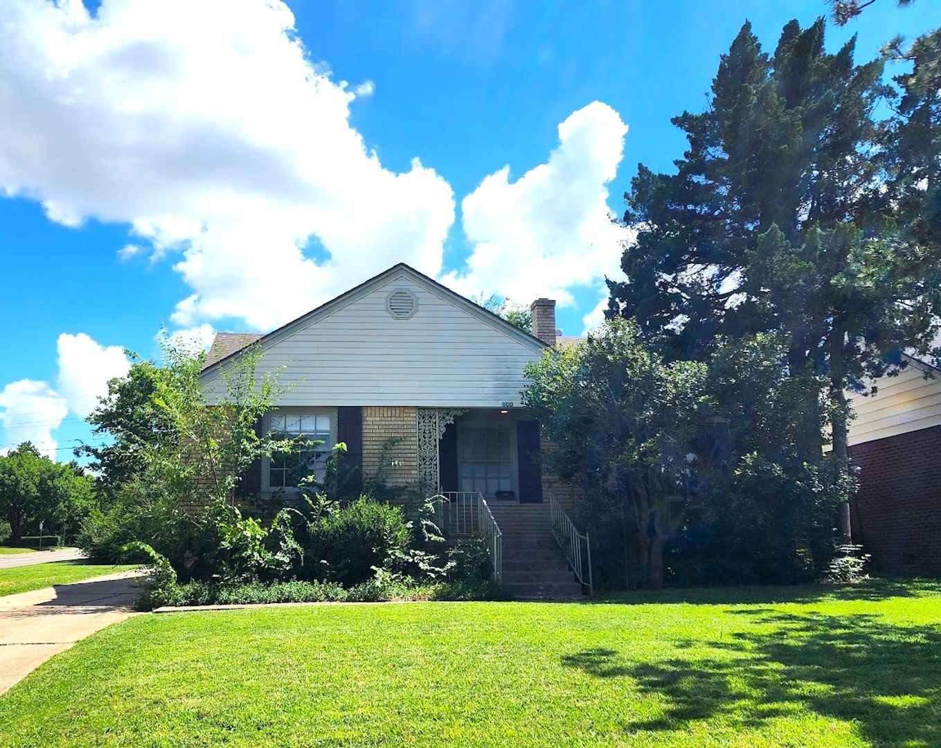 Oklahoma City House: 800 NW 46th St