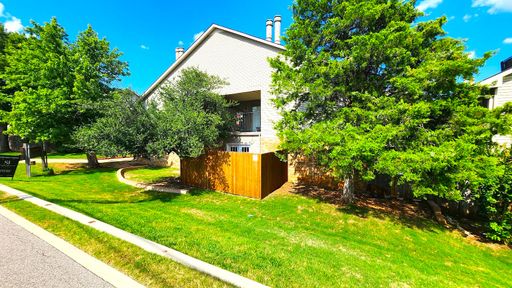 Super Cute Condo in the Ashbriar Village Condo close to Lake Hefner – photo 1