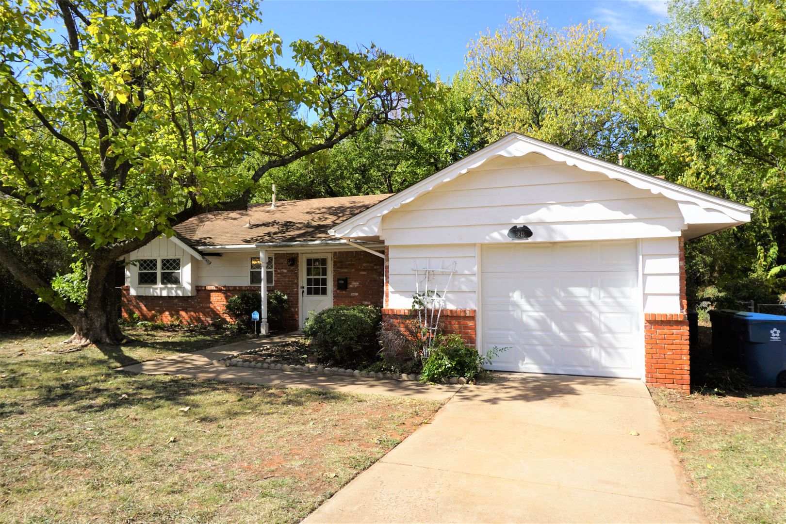 Edmond House: 1813 Hardy Dr
