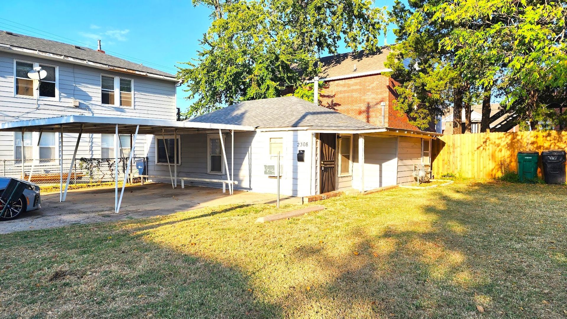 Oklahoma City House: 2308 N Francis Ave