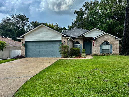 Awesome 3/2 Located in the South Orange Park & won't last long! – photo 1
