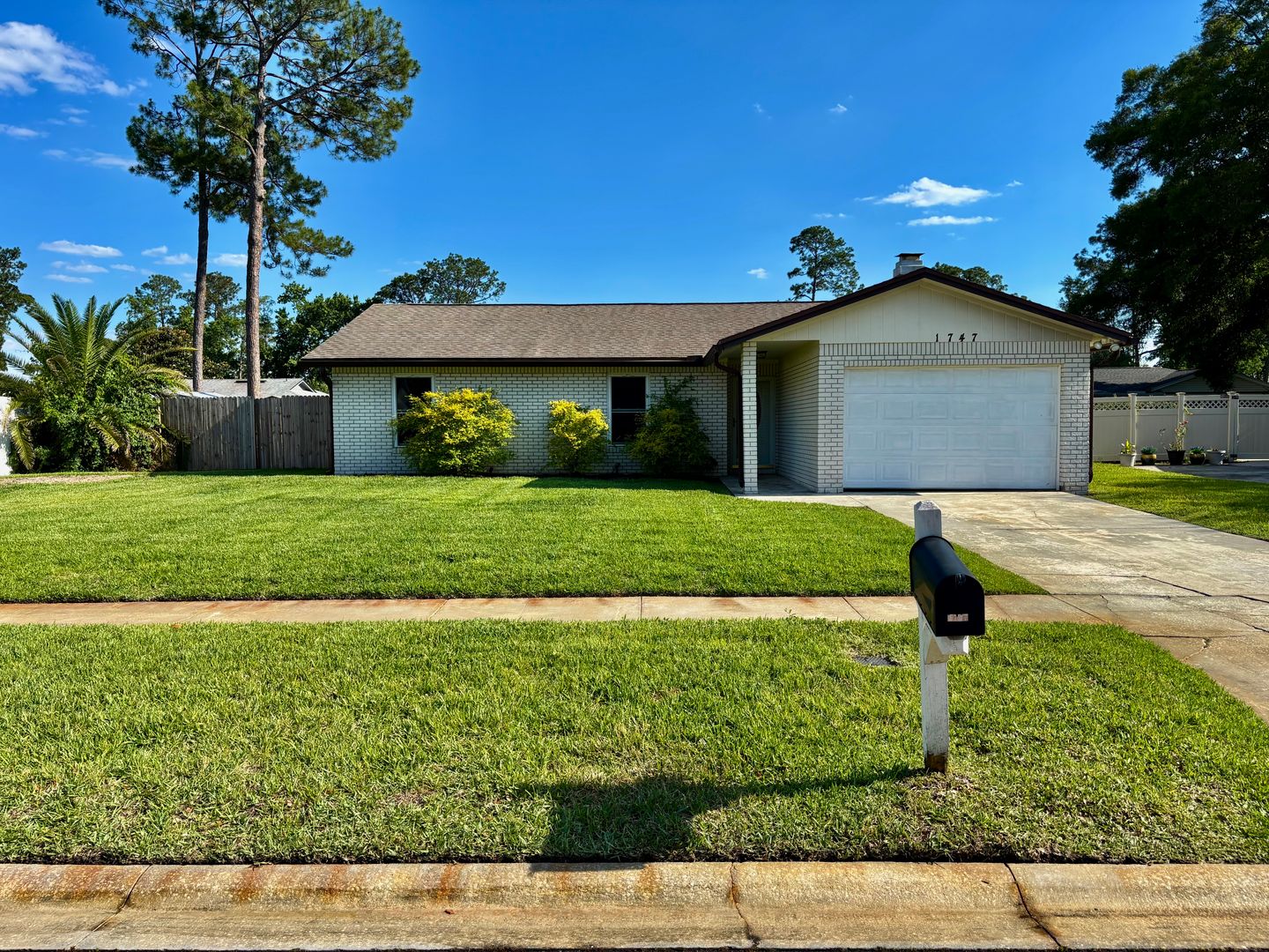 Orange Park House: 1747 Papaya Dr. N