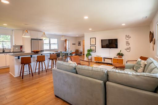 BEACH HOME NOW AVAILABLE FOR OFF-SEASON MONTHLY RENTAL