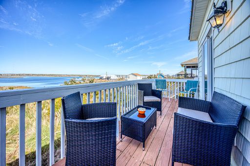 FALL IN LOVE WITH ISLAND LIVING - MONTHLY RENTALS AVAILABLE! – photo 1