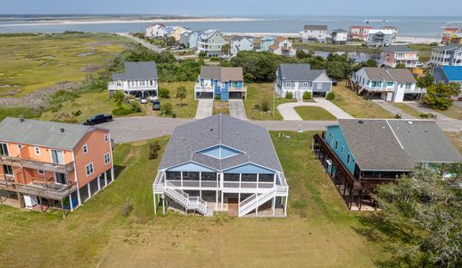 PERFECT "WORK FROM HOME" LOCATION FOR THE OFF-SEASON