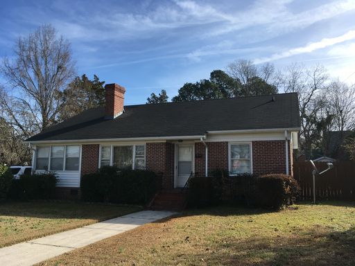 Brick home close to shopping