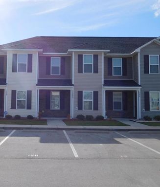 Townhome in Carolina Plantations – photo 1
