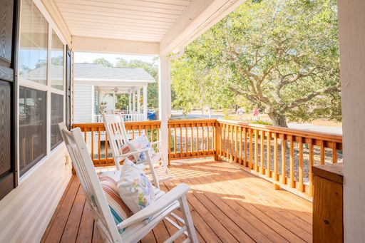 FURNISHED OFF-SEASON MONTHLY RENTAL