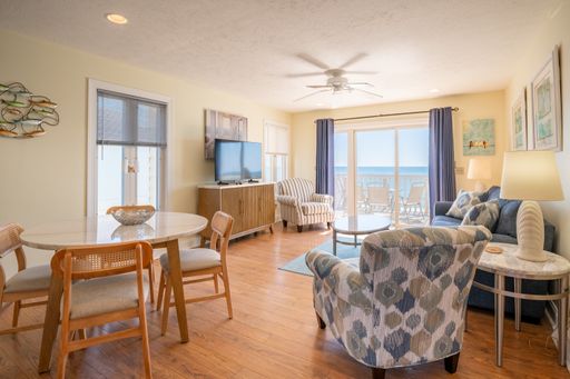 OCEANFRONT OFF-SEASON MONTH RENTAL READY FOR YOUR FALL ESCAPE – photo 1