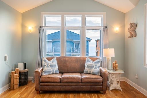 BEAUTFUL FURNISHED NOV-MARCH WINTER GETAWAY – photo 1