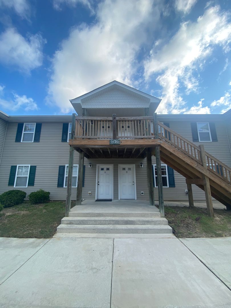 Wilmington Apartment: 5132 Greenville Loop Rd