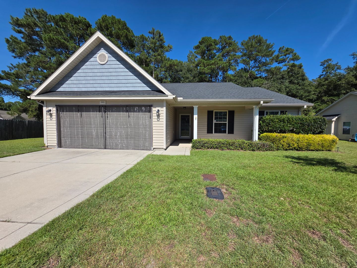 Richlands House: 303 Tuscan Ct.