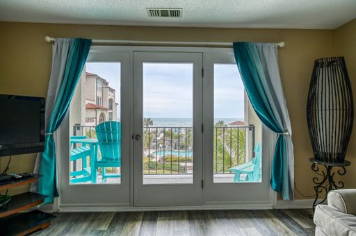 FULLY FURNISHED OFF-SEASON RENTAL AT THE VILLA CAPRIANA