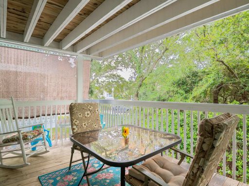FURNISHED OFF-SEASON MONTHLY RENTAL