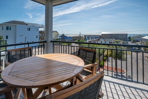 OFF-SEASON FURNISHED BEACH HOUSE AVAILABLE STARTING FALL OF '26 – photo 1