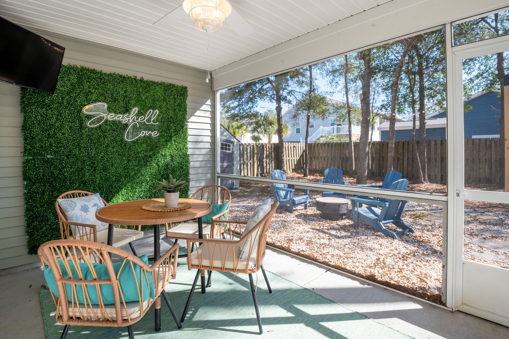 FURNISHED OFF-SEASON MONTHLY RENTAL - ONLY SEPT AND/OR OCT LEFT