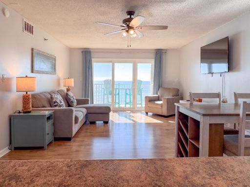 THE PERFECT OCEANFRONT SPOT FOR THOSE OFF-SEASON MONTHS