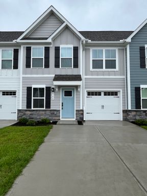 Discover this well-appointed 3-bedroom, 2.5-bath townhouse in Leland, NC – photo 1