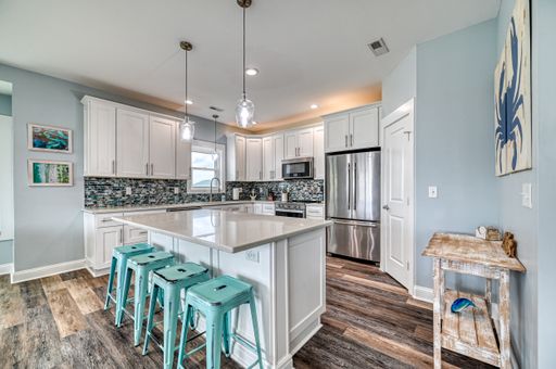 PET FRIENDLY FURNISHED OFF-SEASON RENTAL AVAILABLE STARTING MID SEPT – photo 1