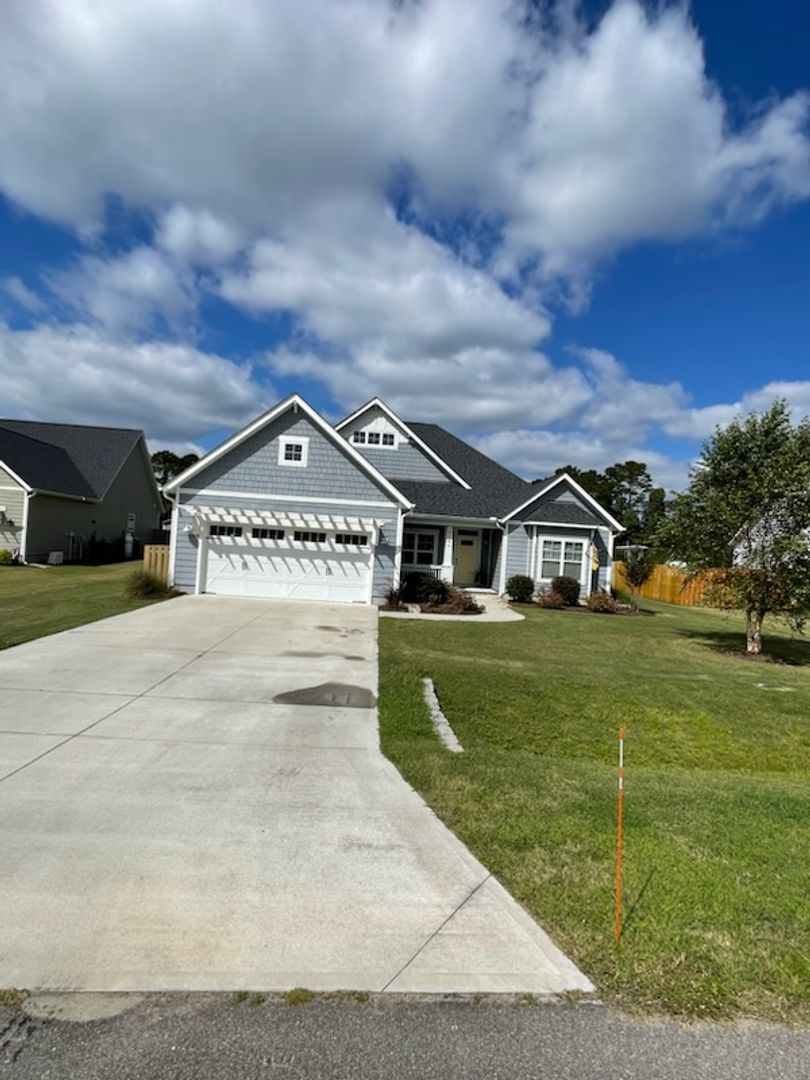 Leland House: 6760 Campbells Ridge Drive SE