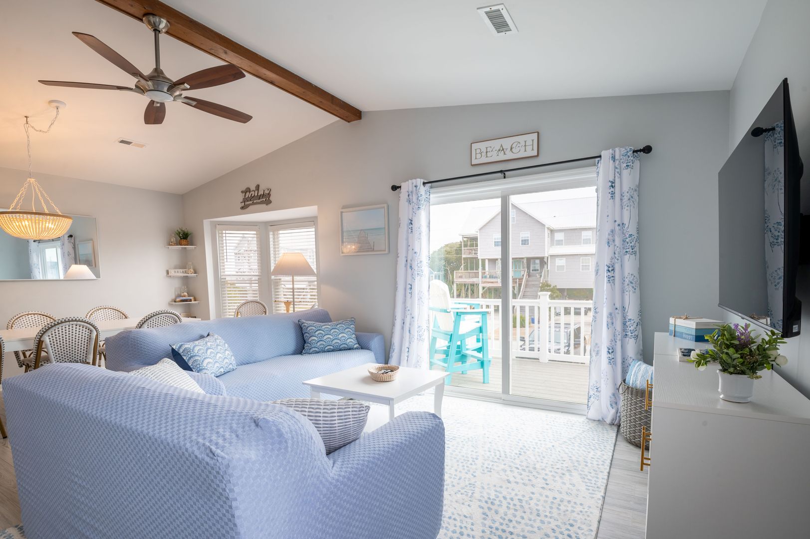 North Topsail Beach House: Evy's Wave @ 217 Coastal Dr