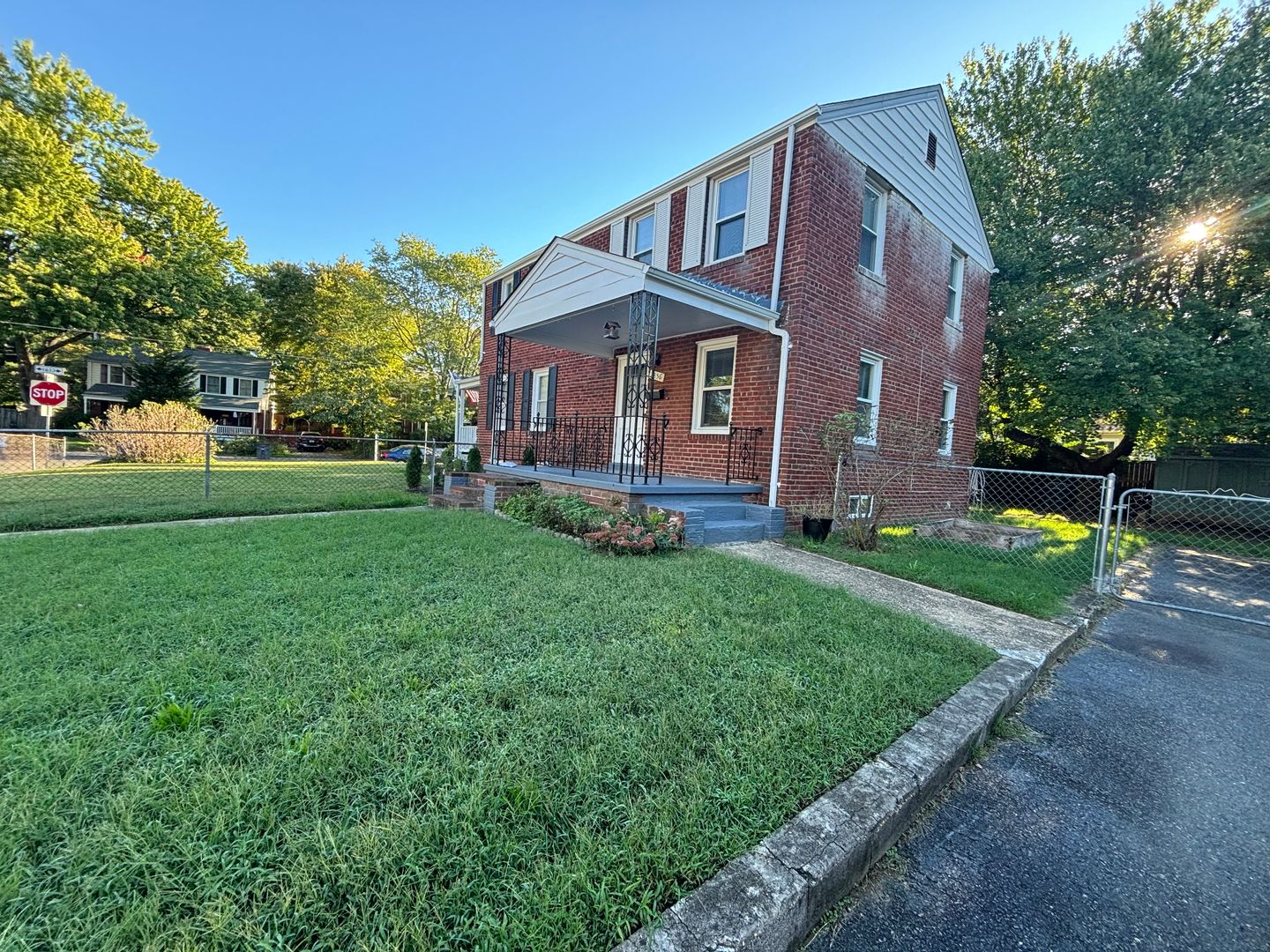 Alexandria Townhome: 2856 Fairhaven Avenue