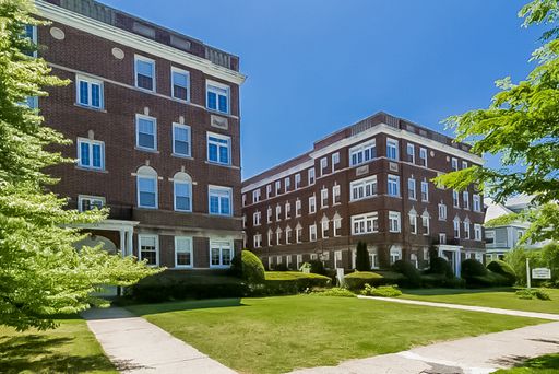 Forest Park Historic District 2BR – photo 1