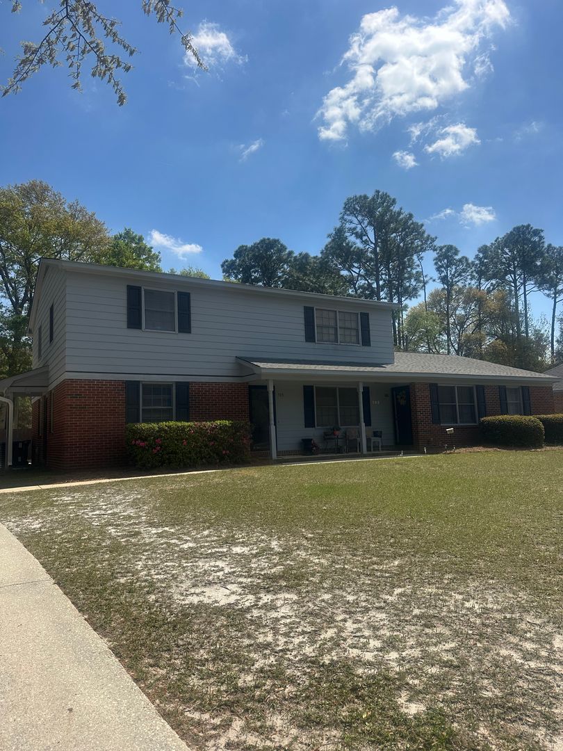 Wilmington Townhome: 701 Montclair Dr