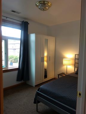 Two Bedroom Apartment -Top Floor near UW Campus – photo 1