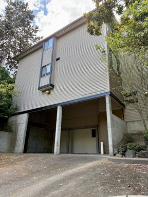 Two Bedroom Apartment in North Queen Anne *$500 off first month's rent – photo 1