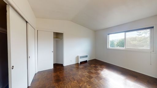 Large One Bedroom with Updated kitchen – photo 1