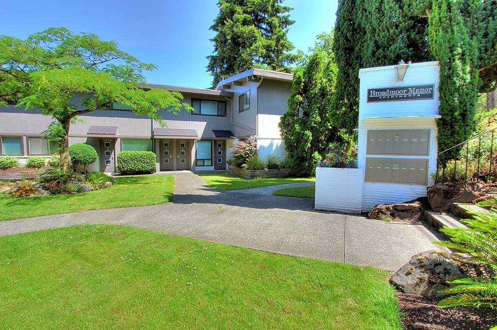 Seattle Apartment: 3232 E Madison St