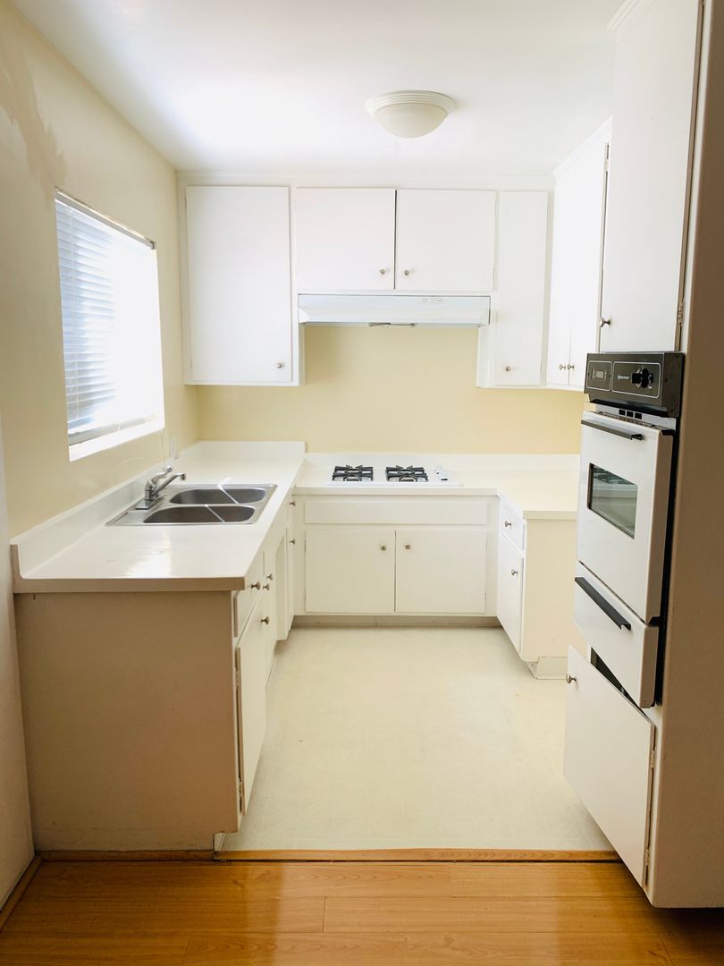 Gardena Apartment: 2102 W. 157th Street