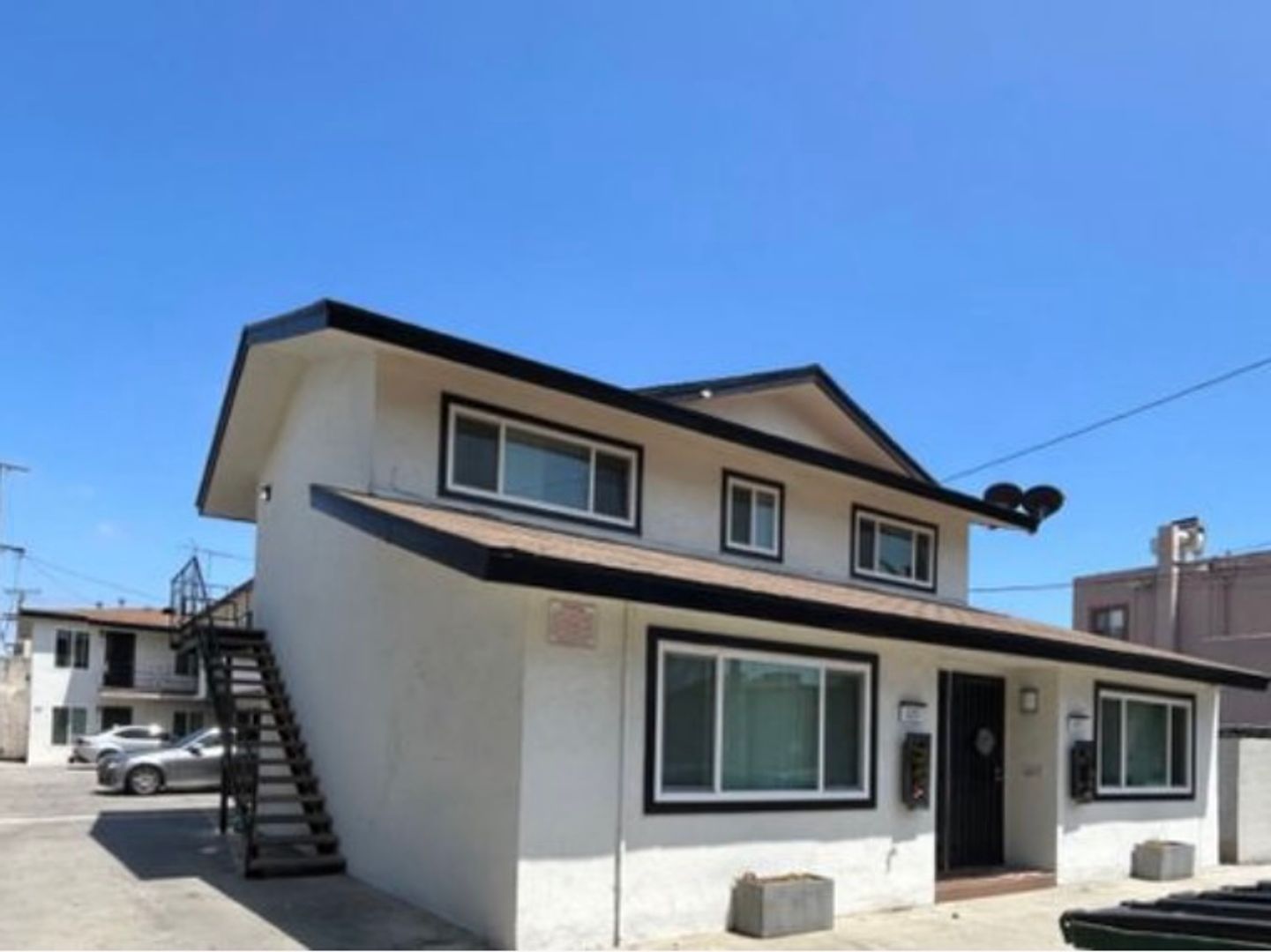 Long Beach Apartment: 420 Almond Ave - 7