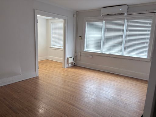 Newly Renovated Downtown Studio! – photo 1
