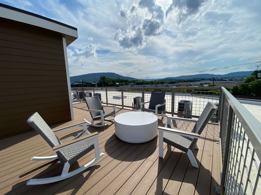 Beautiful One Bedroom Industrial Style Unit On Chattanooga's Trendy Southside! – photo 1