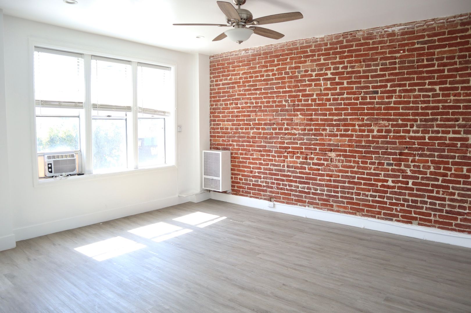 Los Angeles Apartment: 248 South Western Avenue